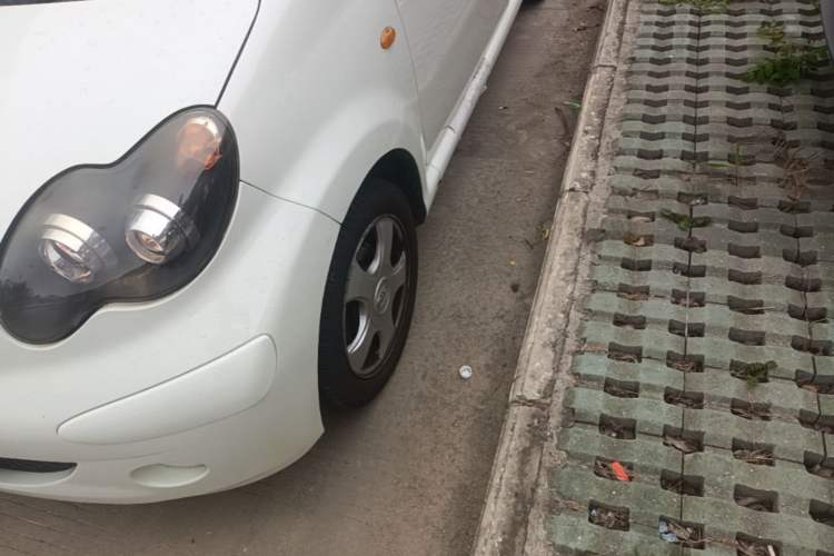 Used BYD F0 2013 1.0L AMT Joyful Cool Model Left Front Wheel Hub