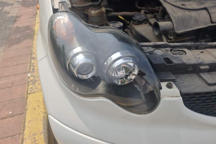 Used BYD F0 2013 1.0L AMT XuanKu Model Right Front Headlight