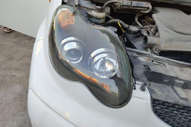 Used BYD F0 2013 1.0L AMT XuanKu Model Right Front Headlight