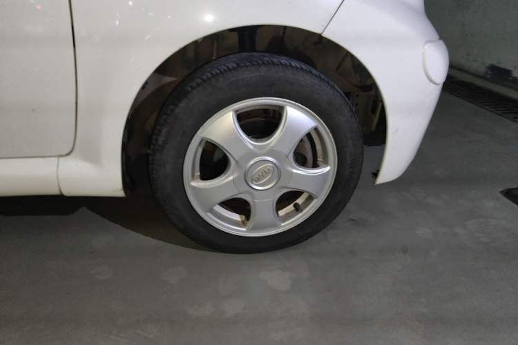 Used BYD F0 2013 1.0L AMT Joyful Cool Model Right Front Wheel Hub