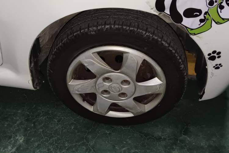 Used BYD F0 2013 1.0L AMT XuanKu Model Right Front Wheel Hub