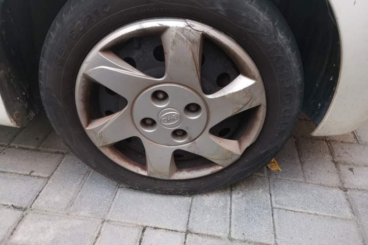 Used BYD F0 2013 1.0L AMT XuanKu Model Right Front Wheel Hub