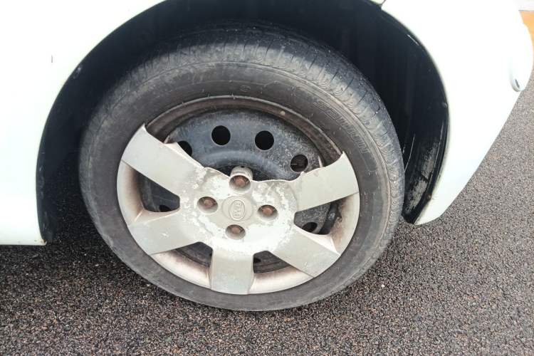 Used BYD F0 2013 1.0L AMT XuanKu Model Right Front Wheel Hub