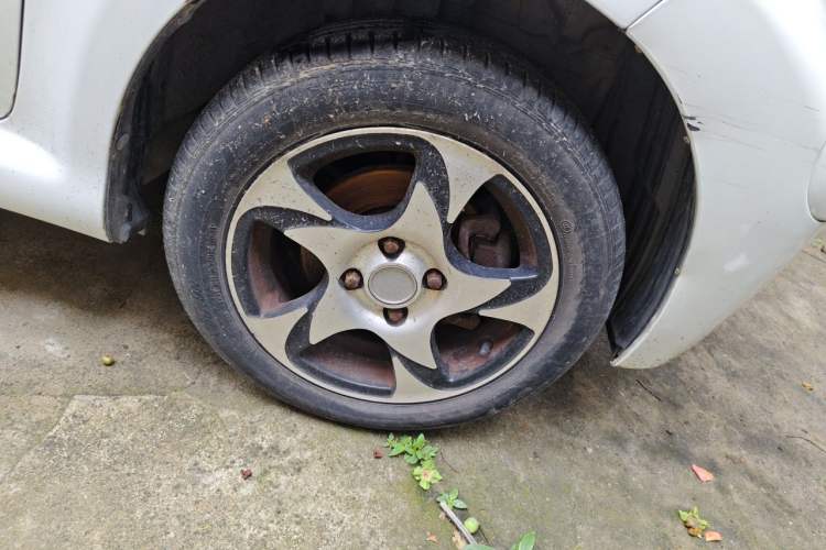 Used BYD F0 2013 1.0L AMT XuanKu Model Right Front Wheel Hub