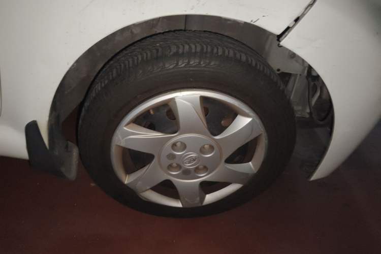 Used BYD F0 2013 1.0L AMT XuanKu Model Right Front Wheel Hub