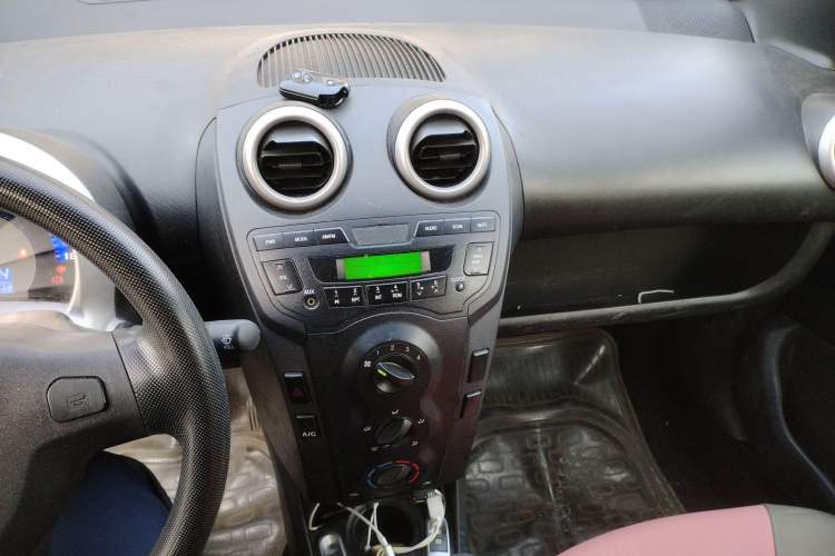 Used BYD F0 2015 1.0L AMT XuanKu Model Audio And AC Panel