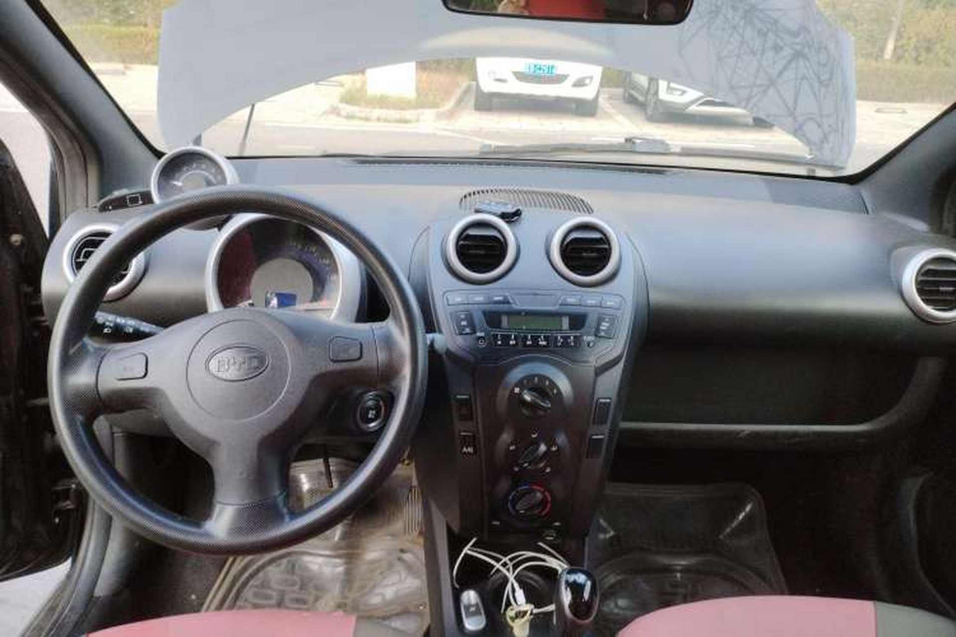 Used BYD F0 2015 1.0L AMT XuanKu Model Center Console