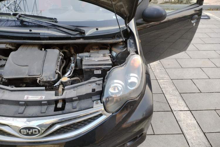 Used BYD F0 2015 1.0L AMT XuanKu Model Engine Bay Left