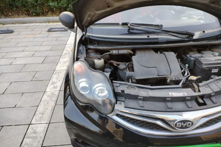 Used BYD F0 2015 1.0L AMT XuanKu Model Engine Bay Right