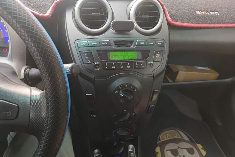 Used BYD F0 2015 1.0L AMT XuanKu Model Audio And AC Panel