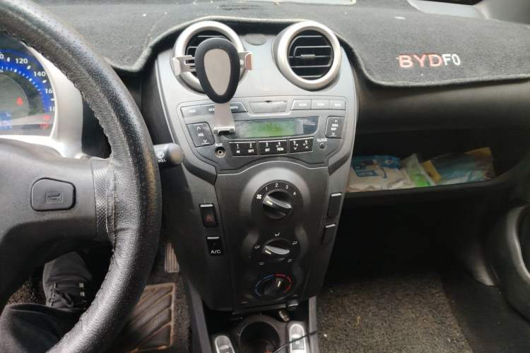 Used BYD F0 2015 1.0L XuanKu Model Audio And AC Panel