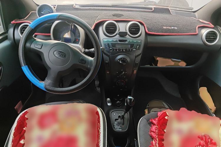 Used BYD F0 2015 1.0L AMT XuanKu Model Center Console