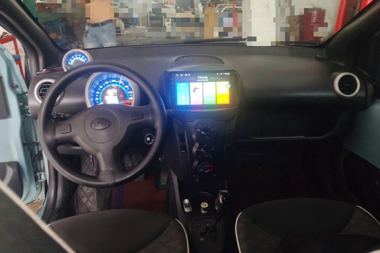 Used BYD F0 2015 1.0L AMT XuanKu Model Center Console