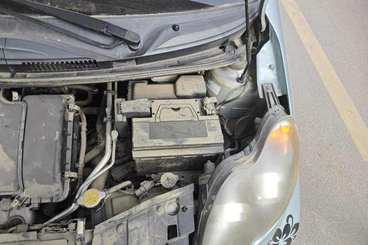 Used BYD F0 2015 1.0L AMT XuanKu Model Engine Bay Left