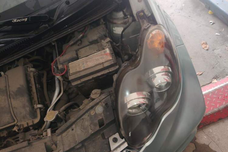Used BYD F0 2015 1.0L AMT XuanKu Model Engine Bay Left