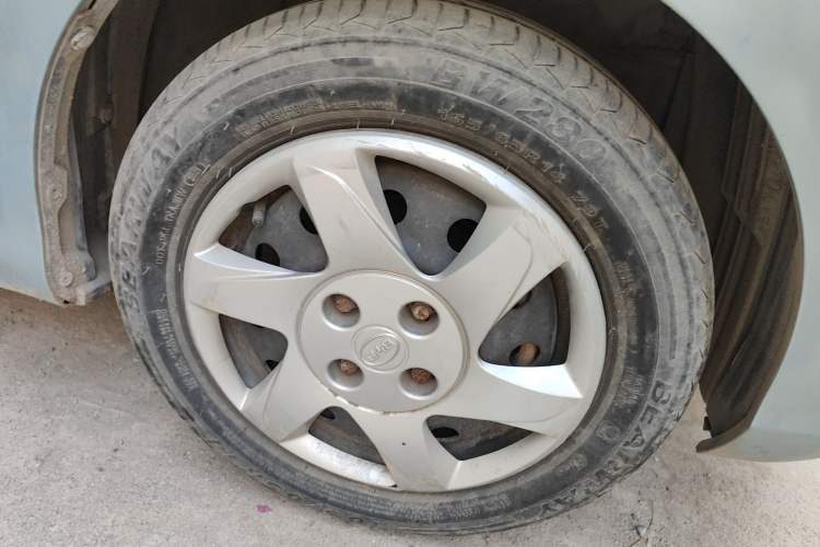 Used BYD F0 2015 1.0L AMT XuanKu Model Right Front Wheel Hub