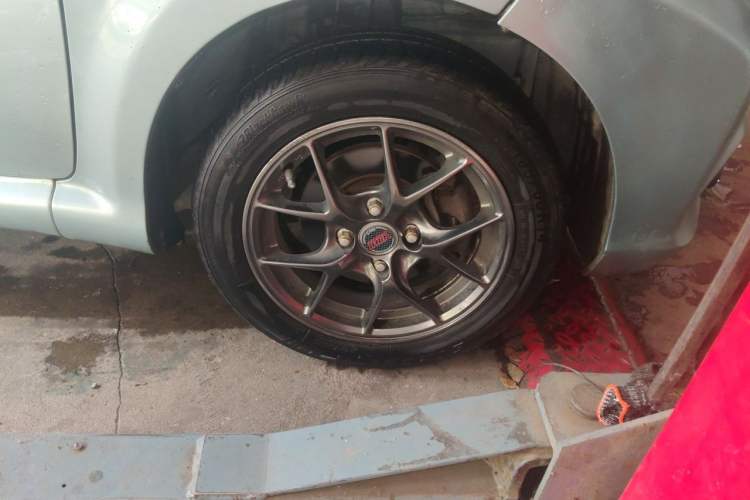 Used BYD F0 2015 1.0L AMT XuanKu Model Right Front Wheel Hub