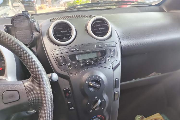Used BYD F0 2015 1.0L AMT XuanKu Model Audio And AC Panel
