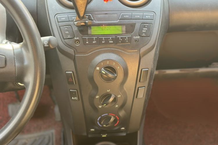 Used BYD F0 2015 1.0L AMT XuanKu Model Audio And AC Panel