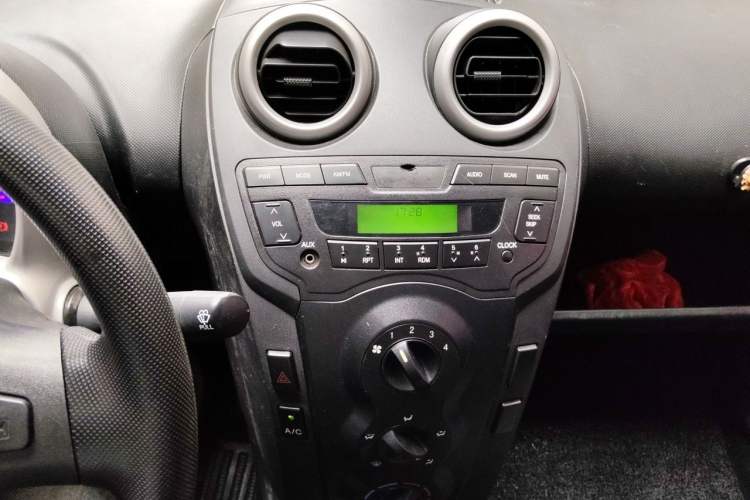Used BYD F0 2015 1.0L XuanKu Model Audio And AC Panel