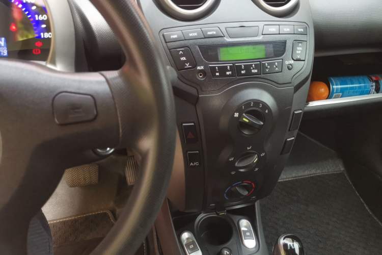Used BYD F0 2015 1.0L AMT XuanKu Model Audio And AC Panel