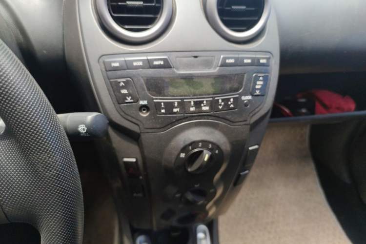 Used BYD F0 2015 1.0L AMT XuanKu Model Audio And AC Panel