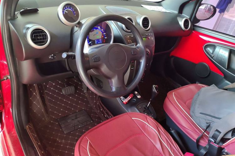 Used BYD F0 2015 1.0L AMT XuanKu Model Center Console