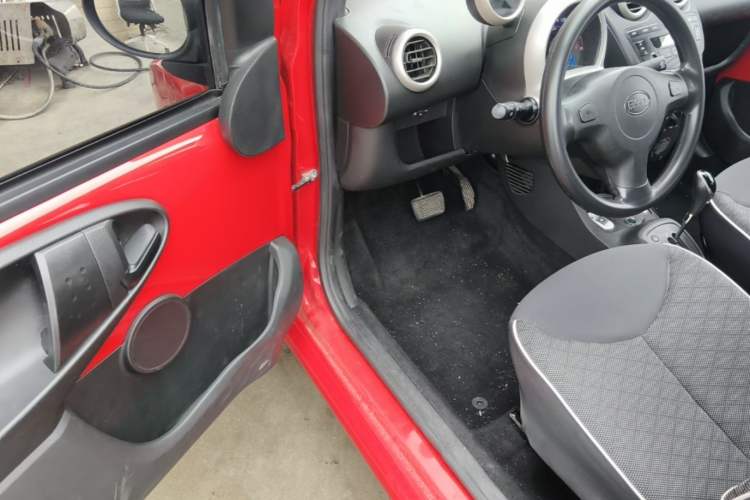 Used BYD F0 2015 1.0L AMT XuanKu Model Driver Seat