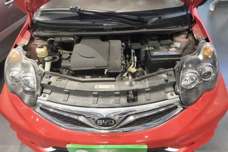 Used BYD F0 2015 1.0L AMT XuanKu Model Engine Bay