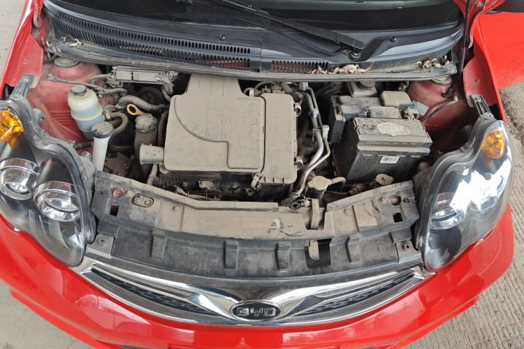 Used BYD F0 2015 1.0L AMT XuanKu Model Engine Bay