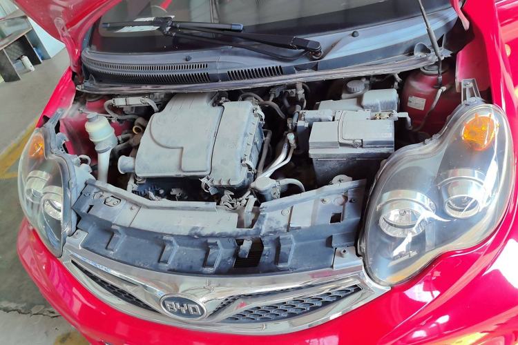 Used BYD F0 2015 1.0L AMT XuanKu Model Engine Bay