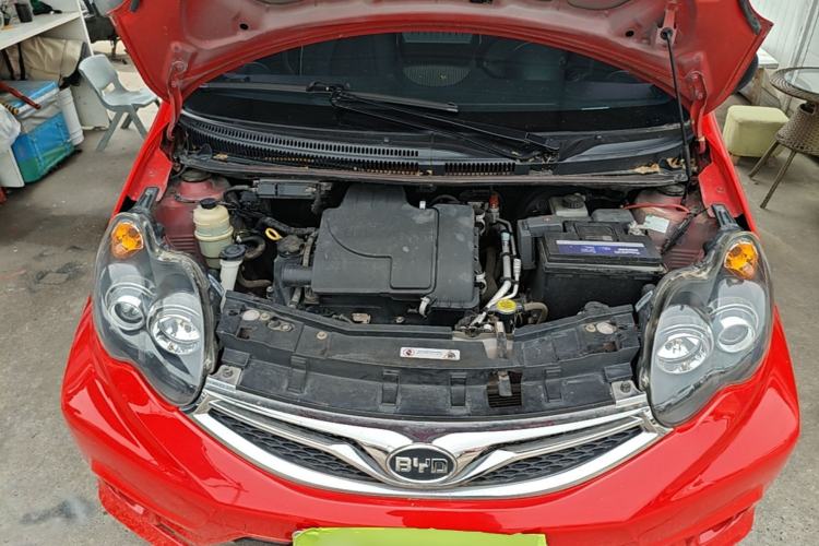 Used BYD F0 2015 1.0L AMT XuanKu Model Engine Bay