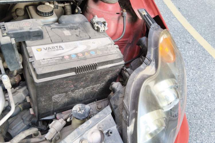 Used BYD F0 2015 1.0L AMT XuanKu Model Engine Bay Left