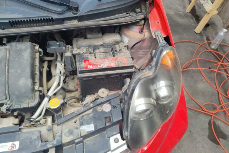 Used BYD F0 2015 1.0L AMT XuanKu Model Engine Bay Left