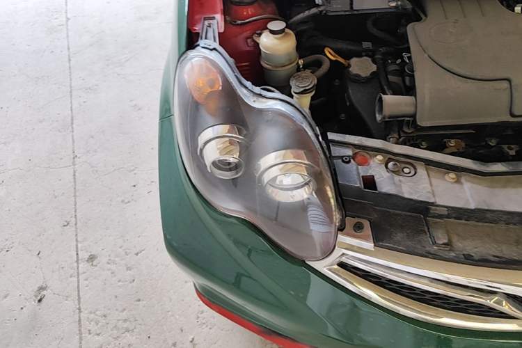 Used BYD F0 2015 1.0L AMT XuanKu Model Engine Bay Right