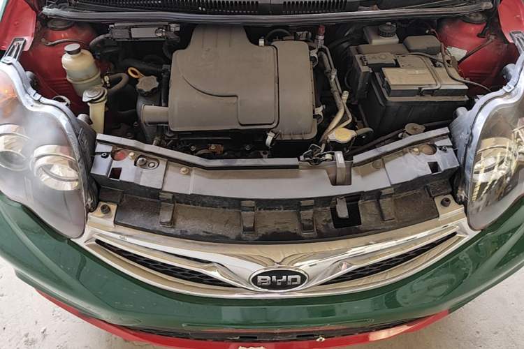 Used BYD F0 2015 1.0L AMT XuanKu Model Engine Bay