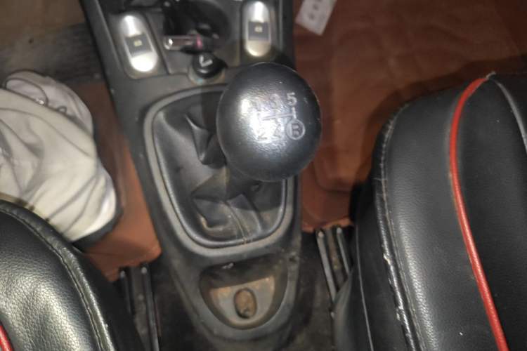 Used BYD F0 2015 1.0L AMT Joyful Cool Model Gear Lever