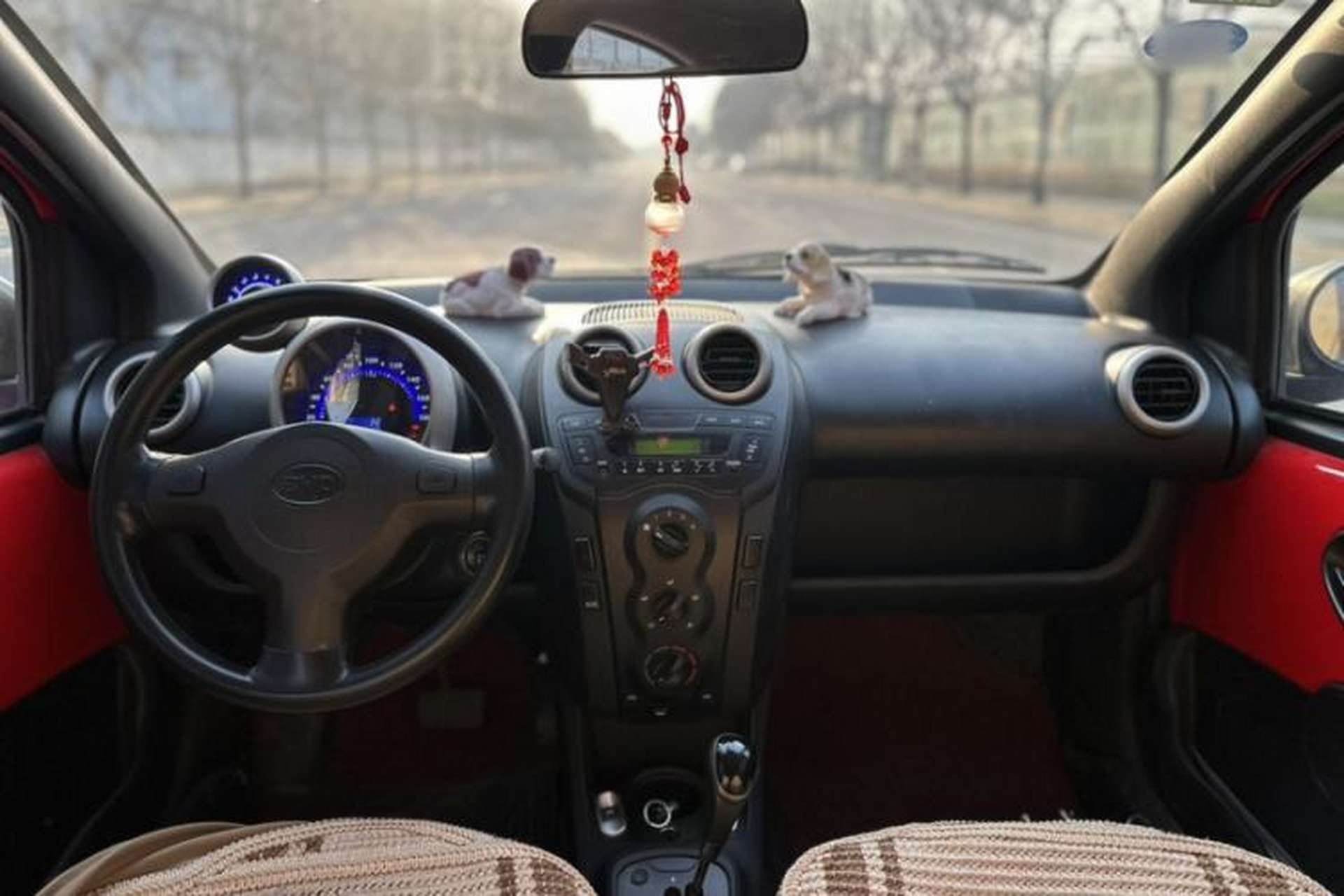 Used BYD F0 2015 1.0L AMT XuanKu Model Interior 11