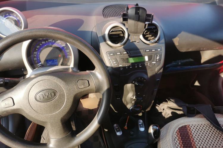 Used BYD F0 2015 1.0L AMT XuanKu Model Interior 2