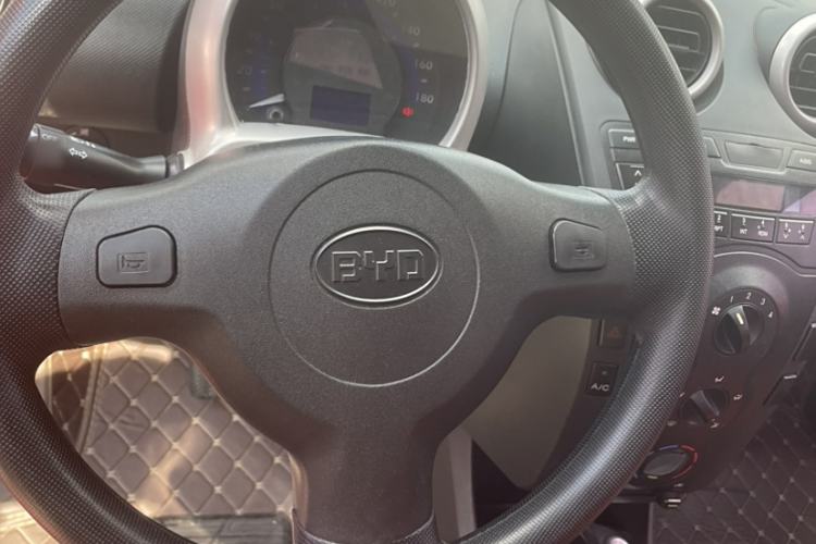 Used BYD F0 2015 1.0L AMT XuanKu Model Interior 2