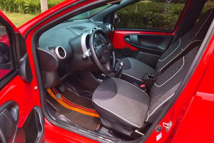Used BYD F0 2015 1.0L XuanKu Model Interior 2