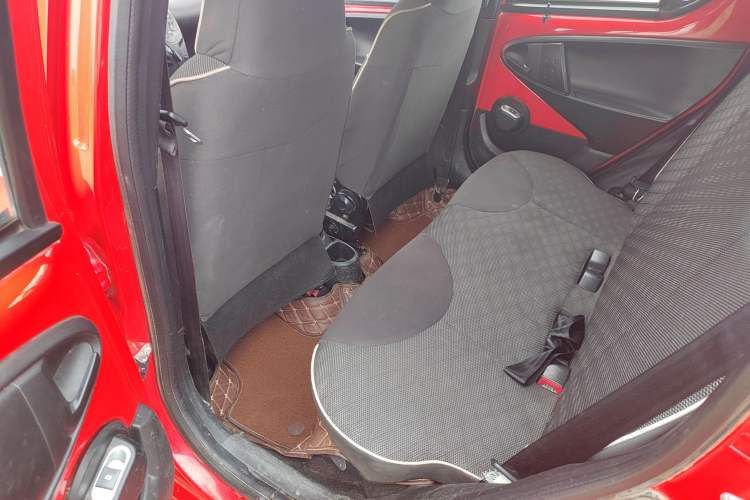 Used BYD F0 2015 1.0L XuanKu Model Interior 3