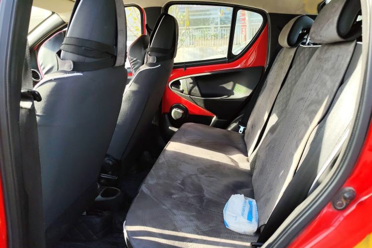 Used BYD F0 2015 1.0L AMT XuanKu Model Interior 4