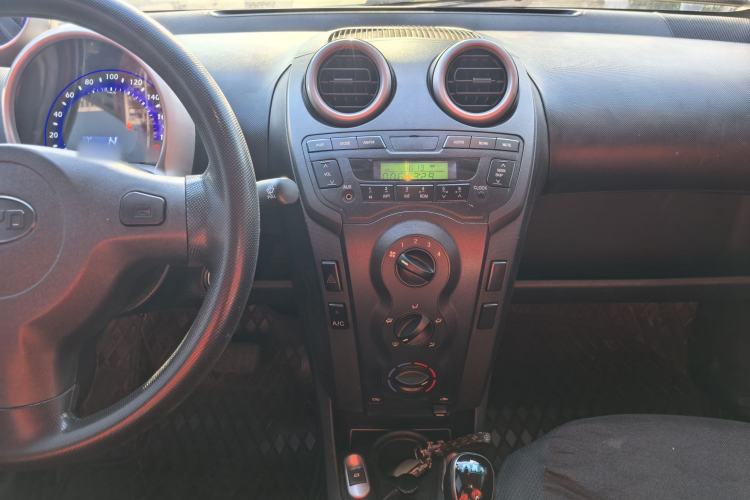 Used BYD F0 2015 1.0L AMT XuanKu Model Interior 6