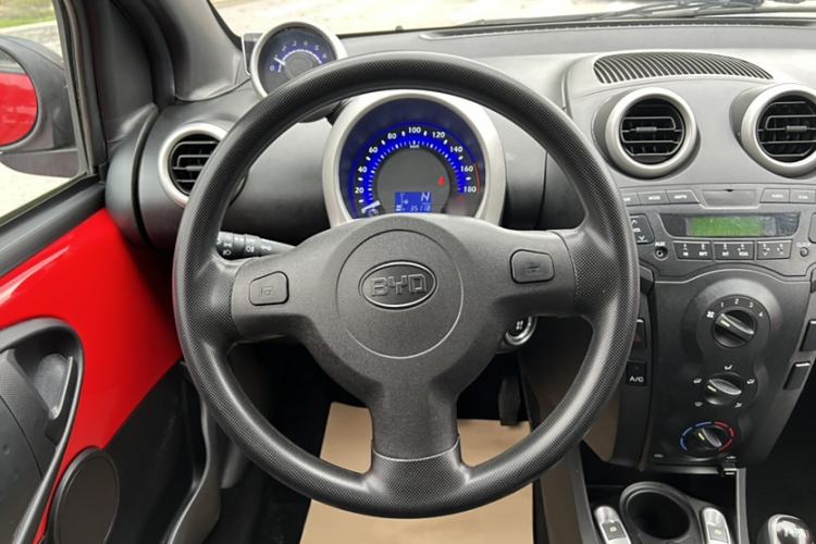 Used BYD F0 2015 1.0L AMT XuanKu Model Interior 7
