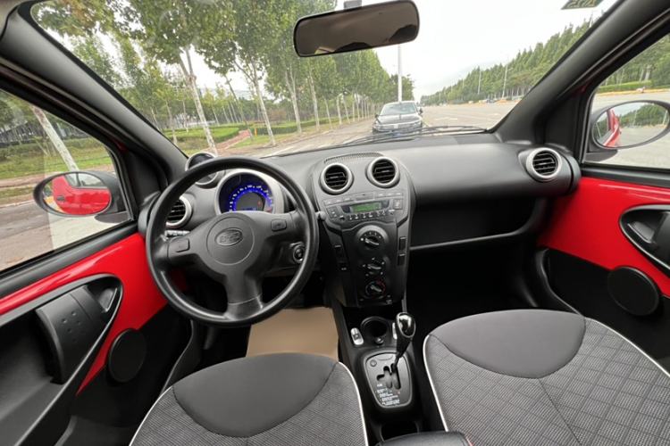 Used BYD F0 2015 1.0L AMT XuanKu Model Interior 8