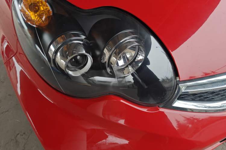 Used BYD F0 2015 1.0L AMT XuanKu Model Right Front Headlight