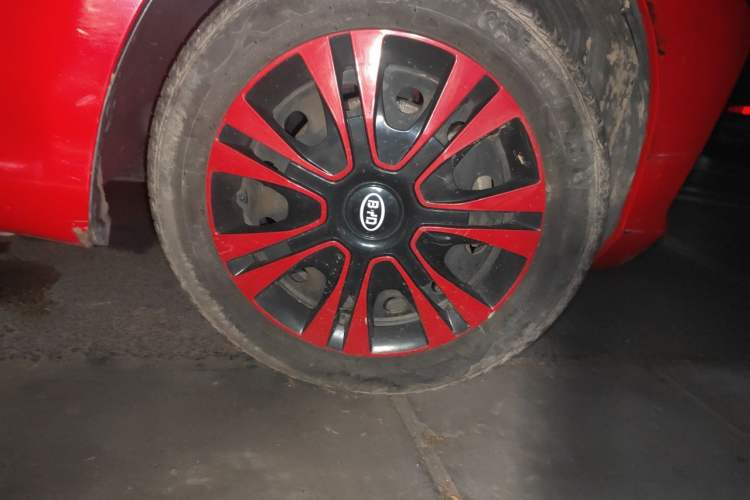 Used BYD F0 2015 1.0L AMT Joyful Cool Model Right Front Wheel Hub