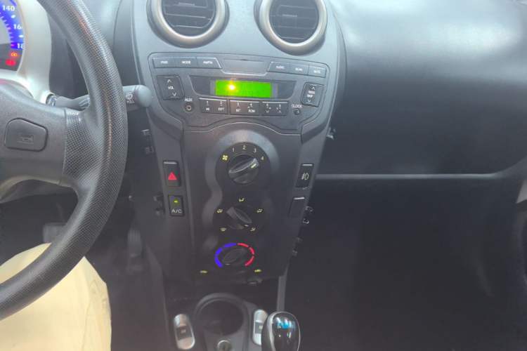 Used BYD F0 2015 1.0L AMT XuanKu Model Audio And AC Panel