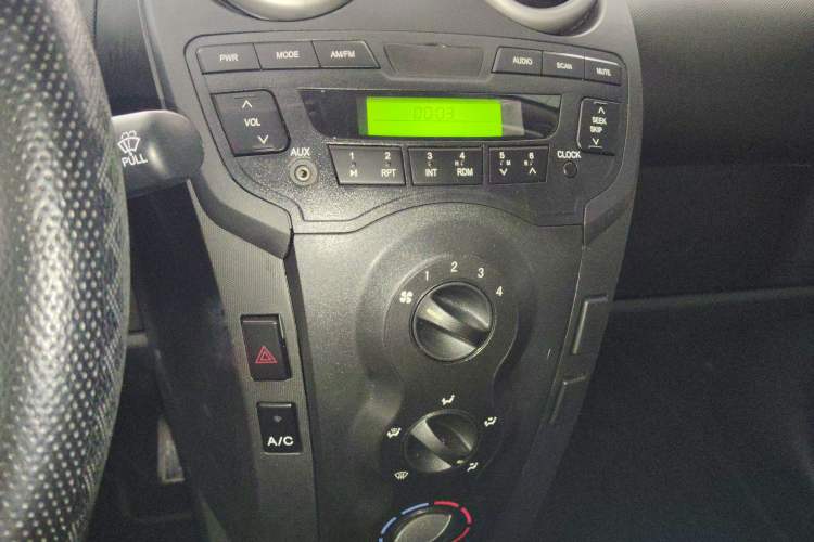Used BYD F0 2015 1.0L XuanKu Model Audio And AC Panel